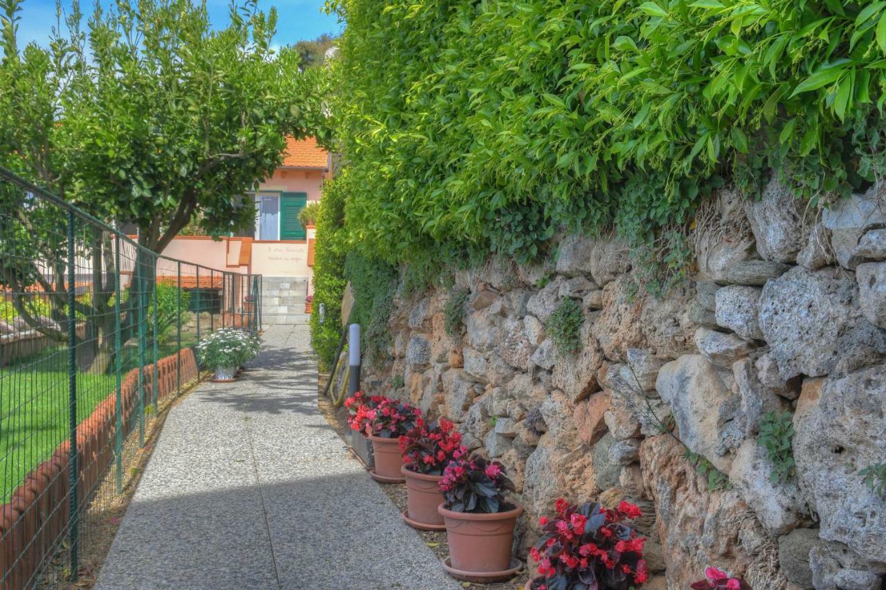 La Locanda Di Cucco Finale Ligure Exterior foto